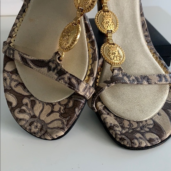 SOLD!!FINAL SALE😍!!HALE BOB ‘VERSACE’ T-STRAPS💕 - Picture 3 of 8